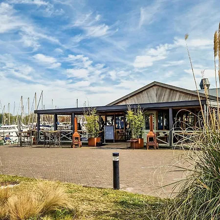 보트호텔 Johannesburg 4*